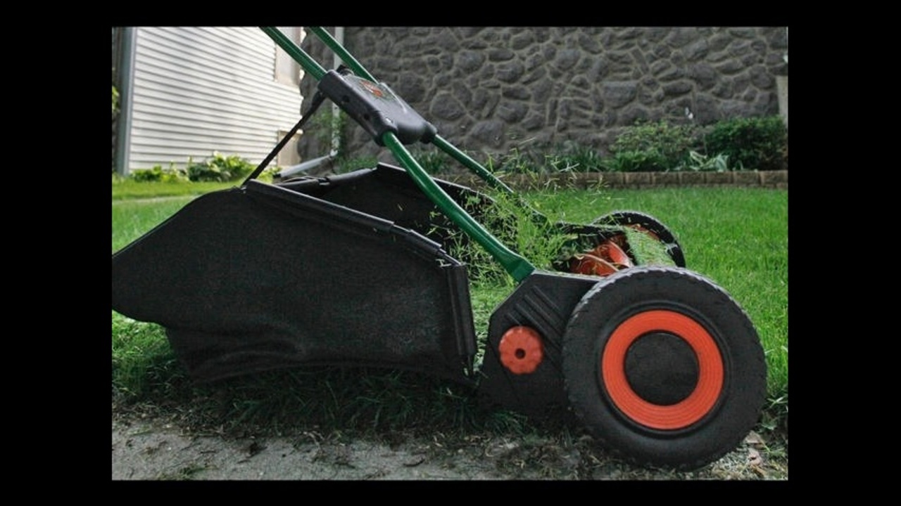 Thrifty Thursday 4 ways to prepare lawn mower for winter storage