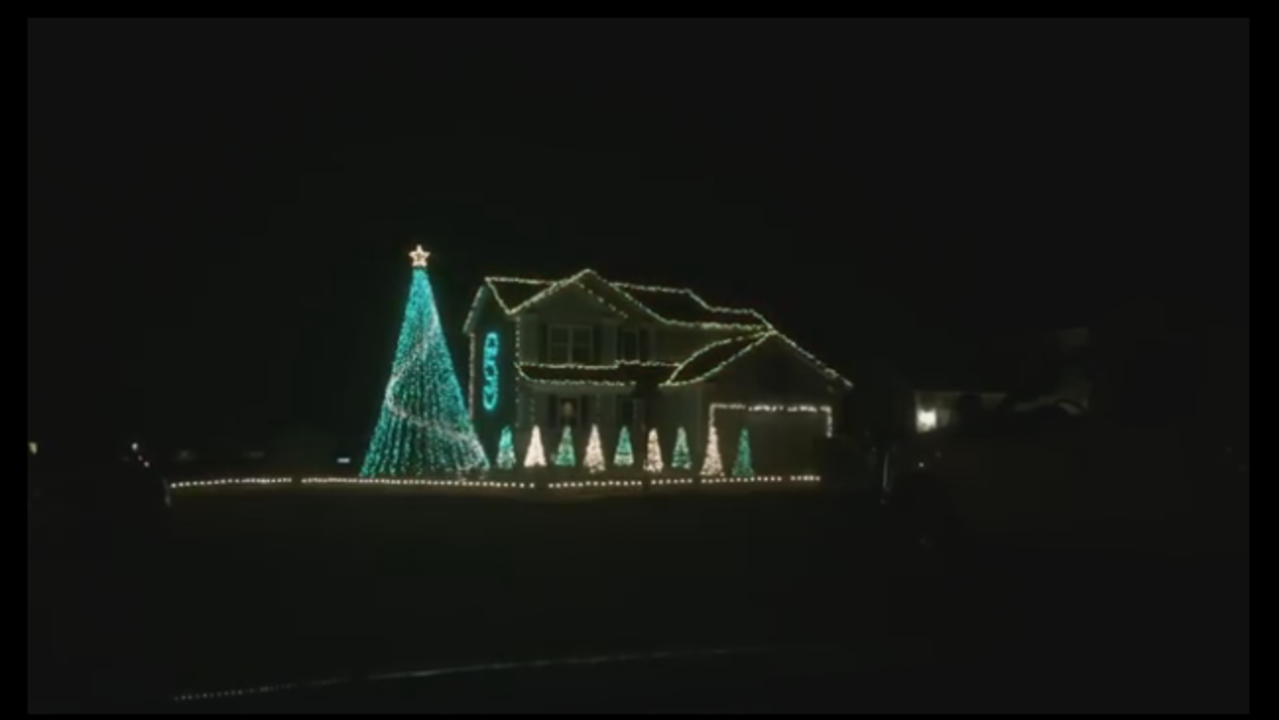 msu fan sets christmas light show to spartans fight song msu fan sets christmas light show to spartans fight song