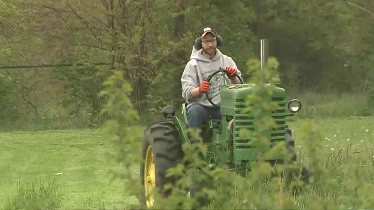 Detroit Mower Gang hosts 'Mowtown Mowdown' - WDIV Detroit