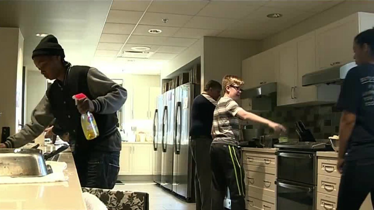 Family keeps returning to Detroit to help parents caring for... - WDIV Detroit