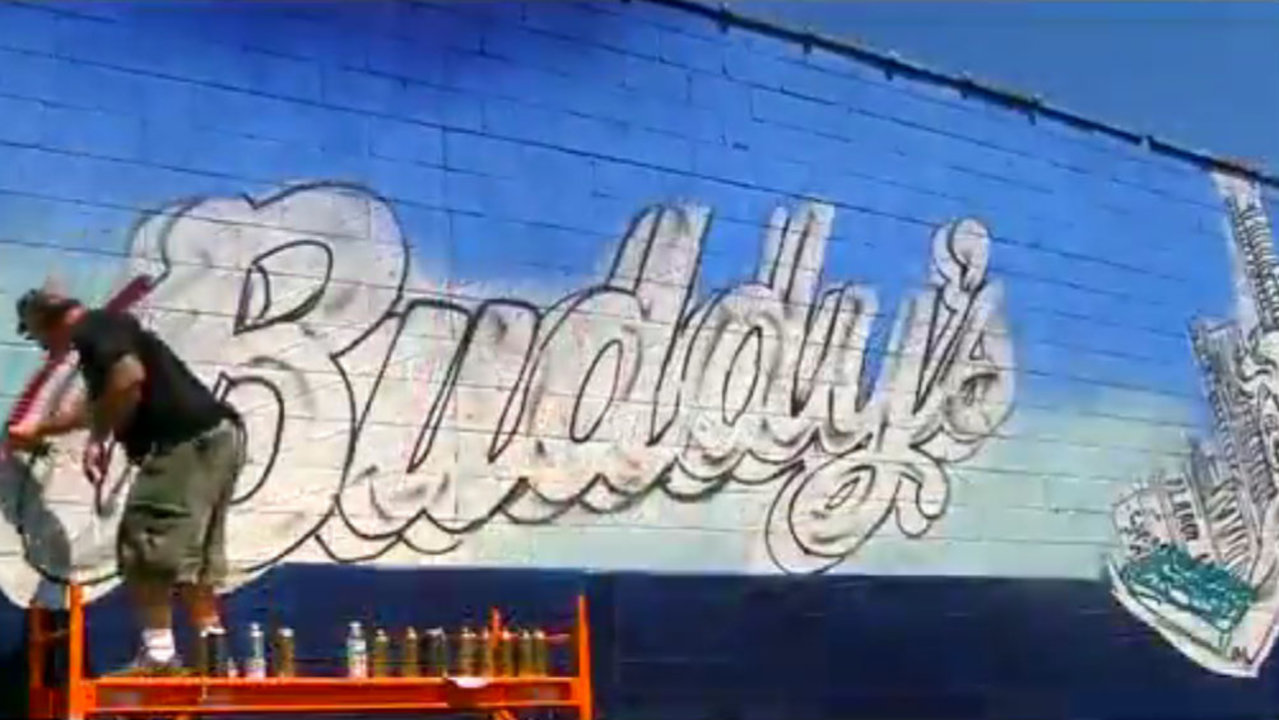 Buddy's Pizza marks 70th anniversary with Detroit mural - WDIV Detroit
