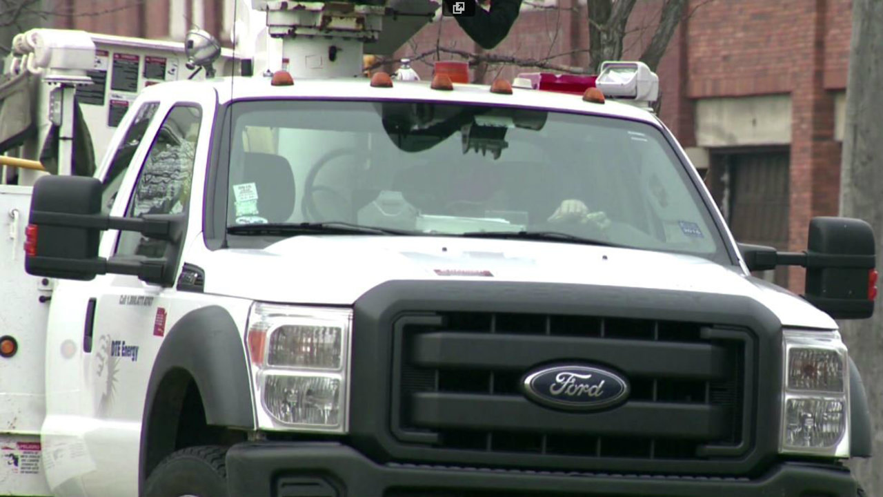 DTE Energy worker's armed robbery in Detroit partially captured on surveillance video