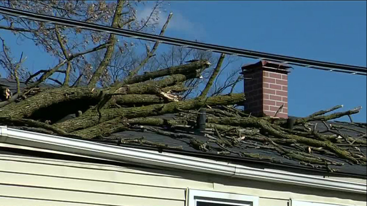 Gov. Snyder activates state's emergency operations center to monitor wind storm damage