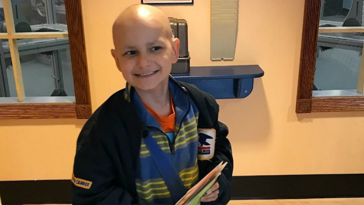 9-Year-Old Cancer Patient Asks for Cards to Celebrate Last Christmas Early 9-Year-Old Cancer Patient Asks for Cards to Celebrate Last Christmas Early