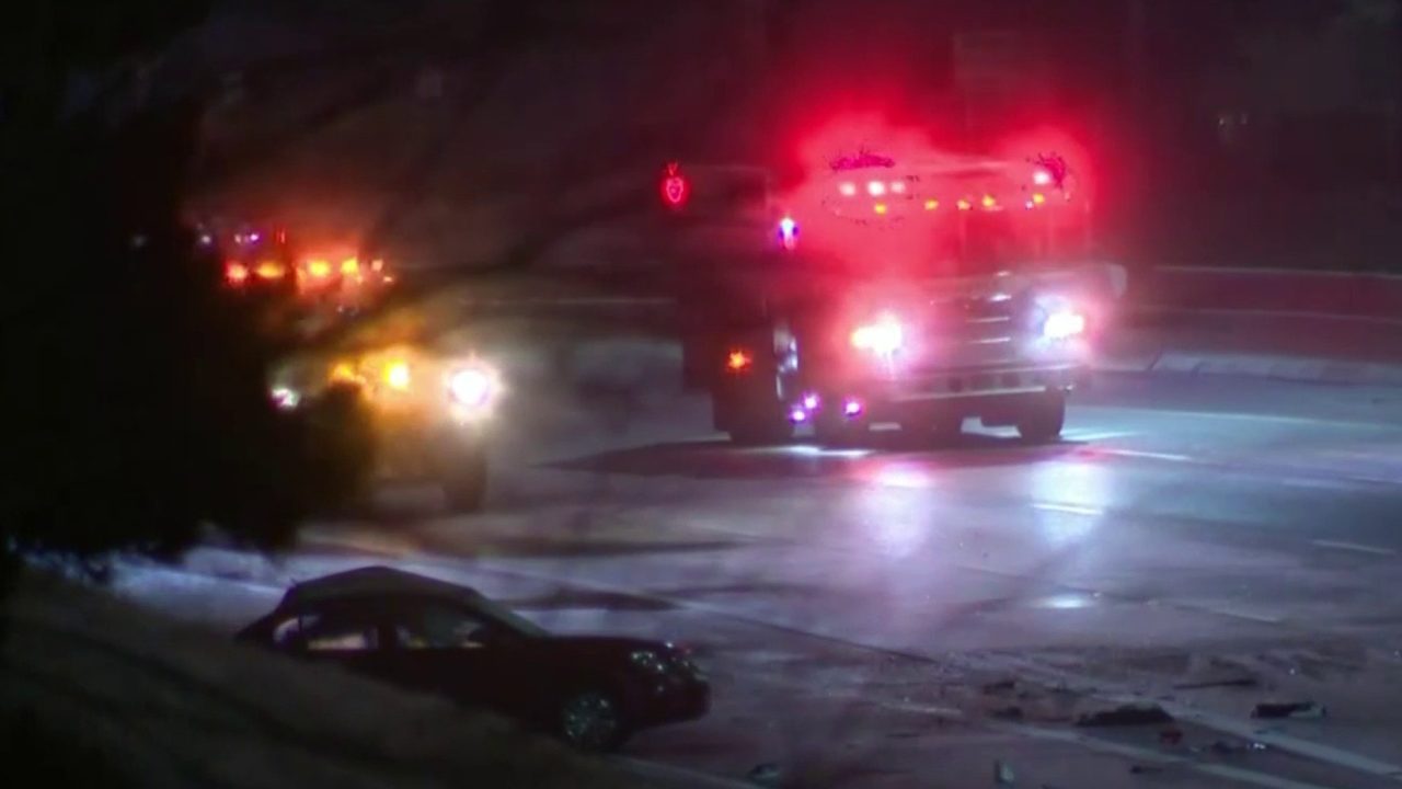 Livonia police investigate fatal crash on I96 at Levan Road;...
