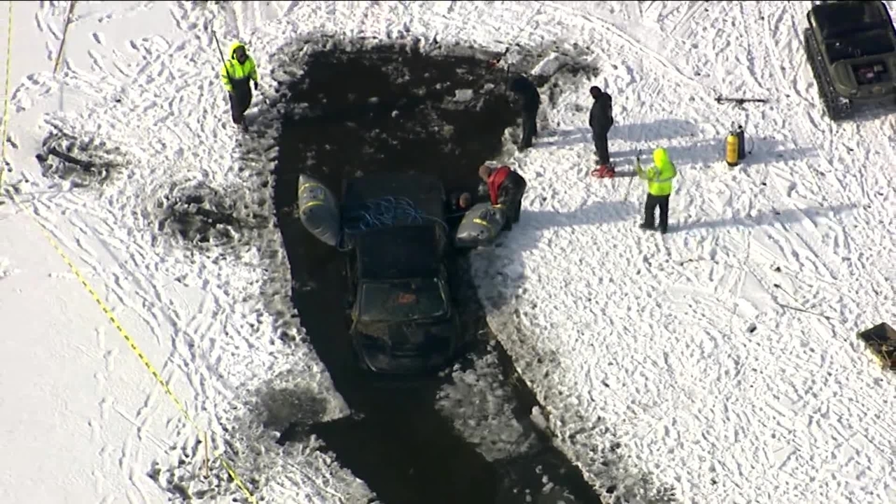 2 men in suv