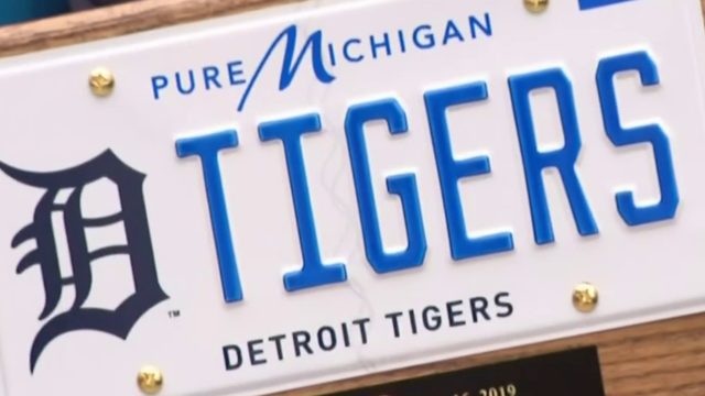 Michigan Drivers Can Now Get License Plates With Lions Video Thumbnail For Michigan License Plates Featuring Pro Sports Teams Unveiled