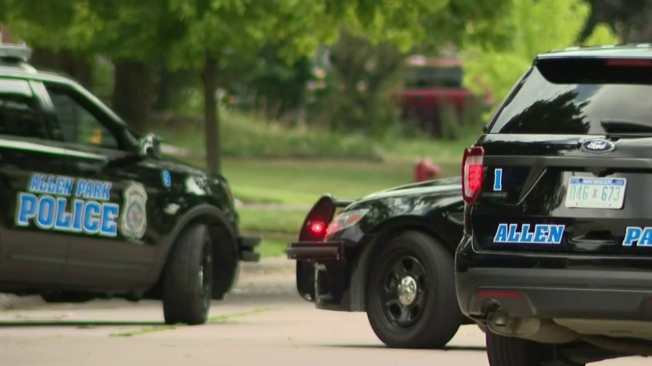 Standoff with Allen Park police ends, woman in custody